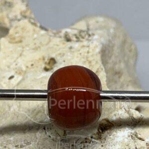 Hellbraune runde Perle