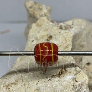 Streifenperle rot mit Schlaufenauflage gelb