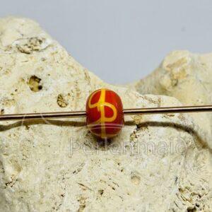 Rot mit Fadenauflage gelb