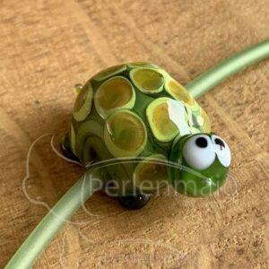 Glasperlen Anhänger Schildkröte Skjaldi grün