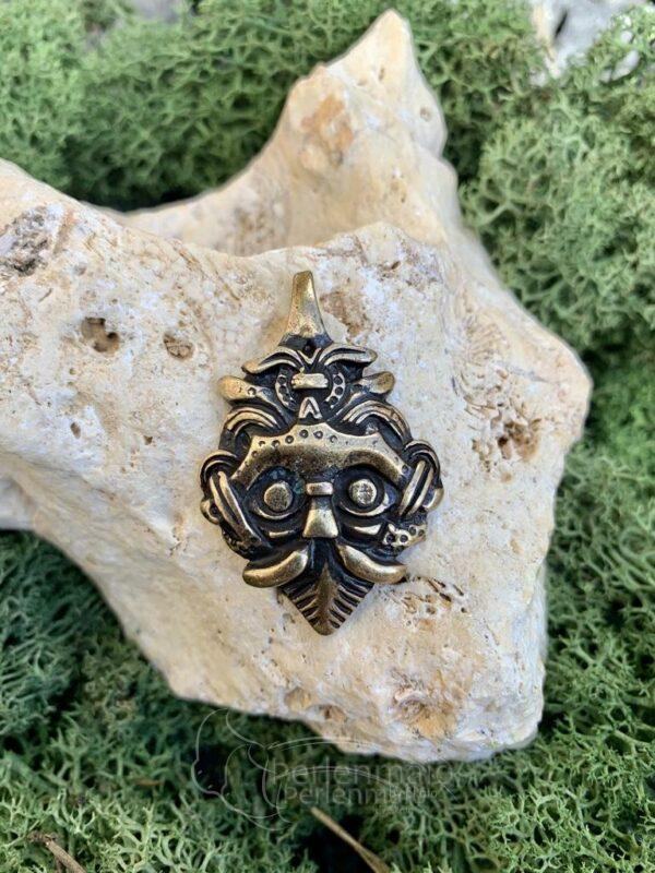 Gnezdovo Masken Amulett ( Zamak ) B