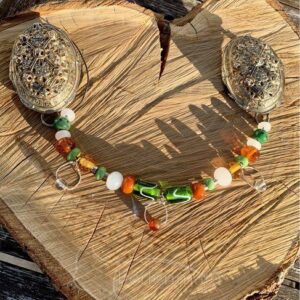 Glasperlenkette mit Ösenanhängern