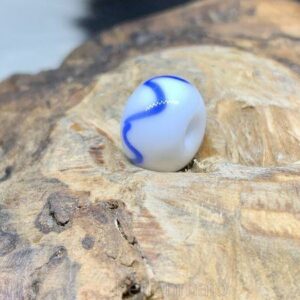 Glasperle Novo Mesto weiß/blau