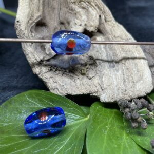 Bikonisch hellblau